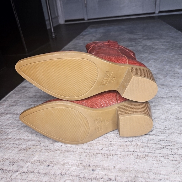 Mia Women's McKayla Red Western Half Boots - Picture 7 of 8